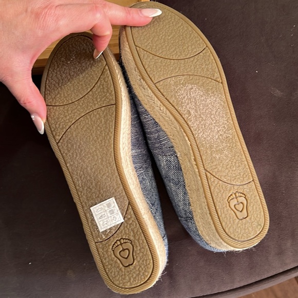 Bobs memory foam arch pillow shoes - Picture 5 of 7